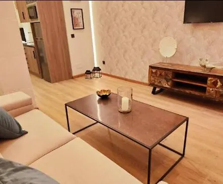 Pries Homes - Luxury Loft Cienfuegos Ii * Malaga